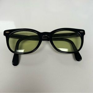 Black and yellow vintage sunglasses unisex